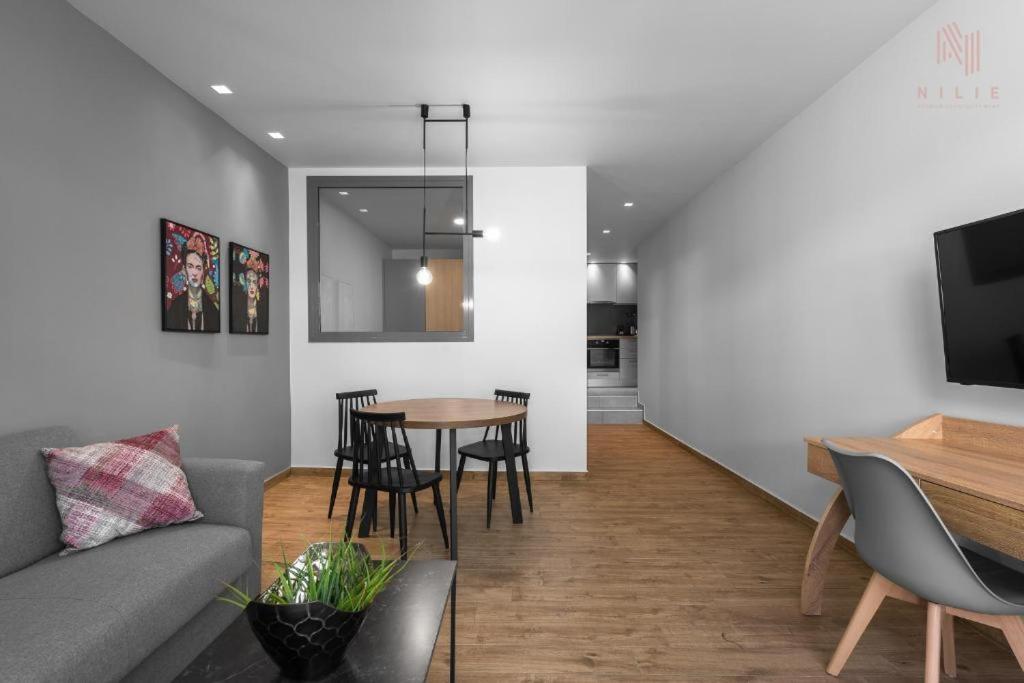 Big Apple Aprts, Nilie Hospitality Mgmt Apartment Tesalonika Bagian luar foto